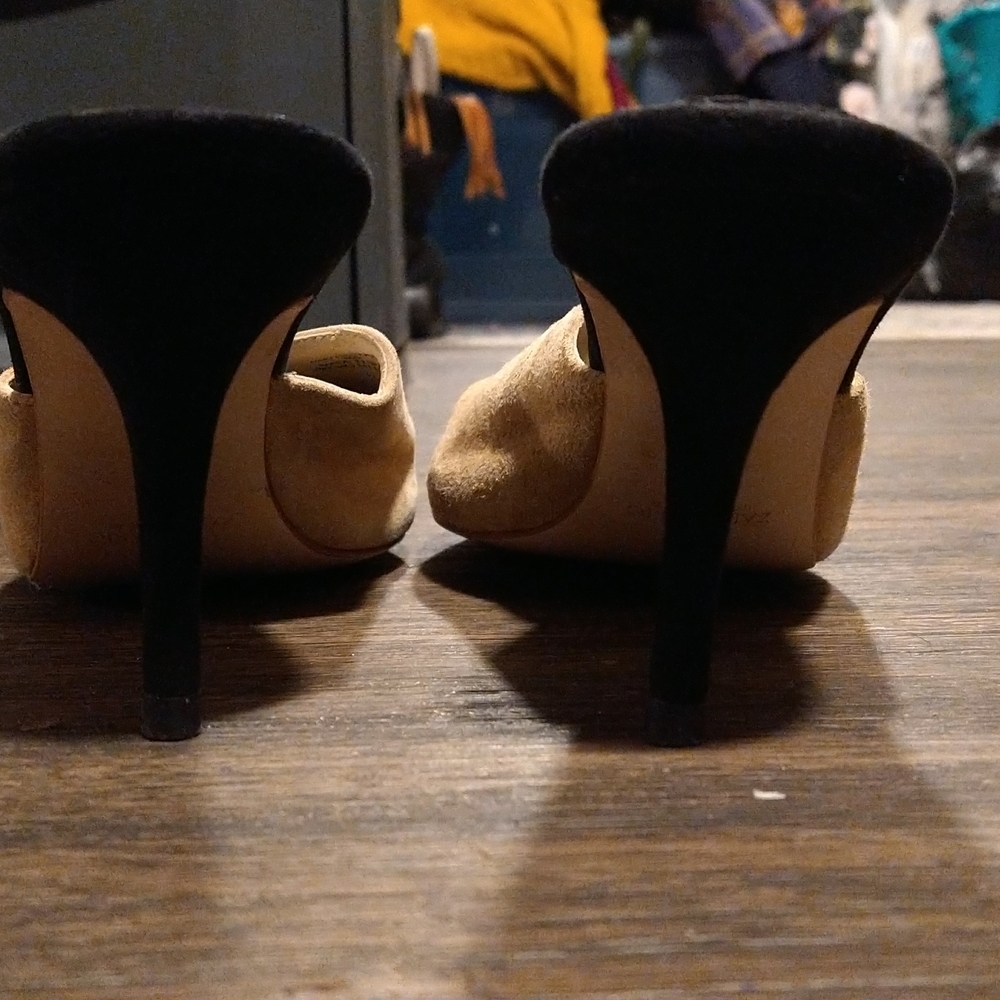 SHOES - Picture 8 of 9